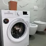 Royal Apartamento Golem (Tirana)